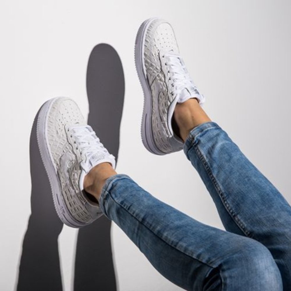 NIKE AIR FORCE 1 LV8 GS 749144 103